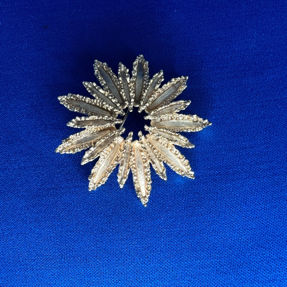 Vintage 1979s Avon Gold-Tone Sunburst Brooch